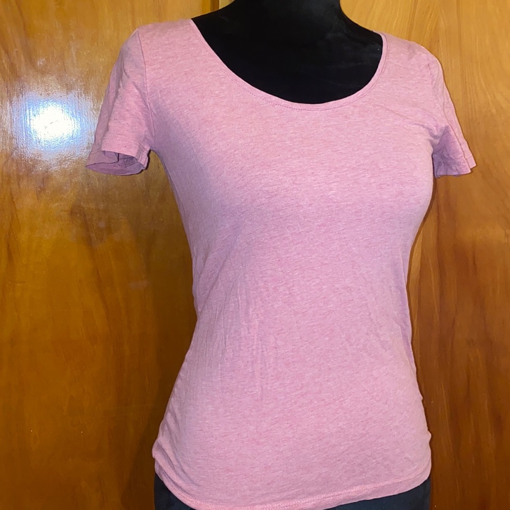 neutral colored basic short sleeved tee